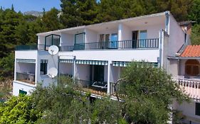 Apartments With A Parking Space Brela, Makarska - 11687